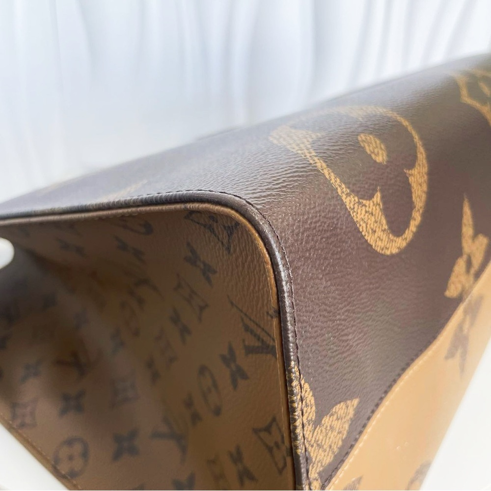 Louis Vuitton Monogram Canvas Tote Bag - Picture 10 of 12